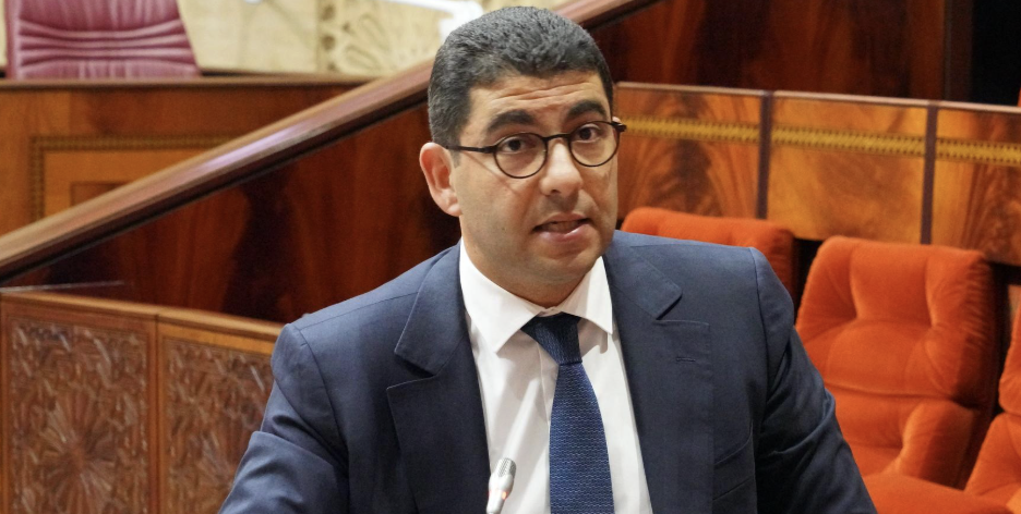 بنسعيد ينفي إقصاء المحجبات من الإعلام العمومي
