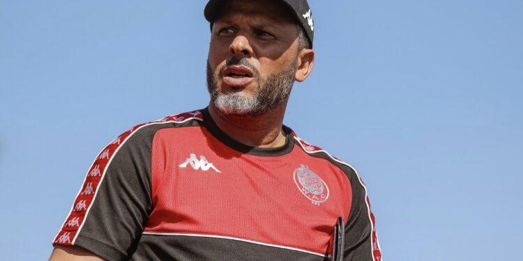 المدرب بنشريفة يرحل عن الوداد بعد أقل من شهرين