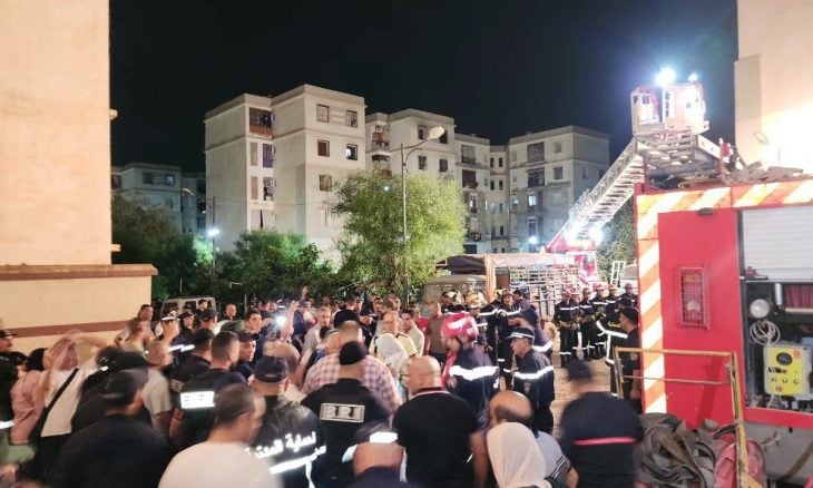 انفجار عنيف يهز مبنى سكنيا في وهران ويصيب 23 شخصا بينهم 6 من عناصر الدفاع المدني