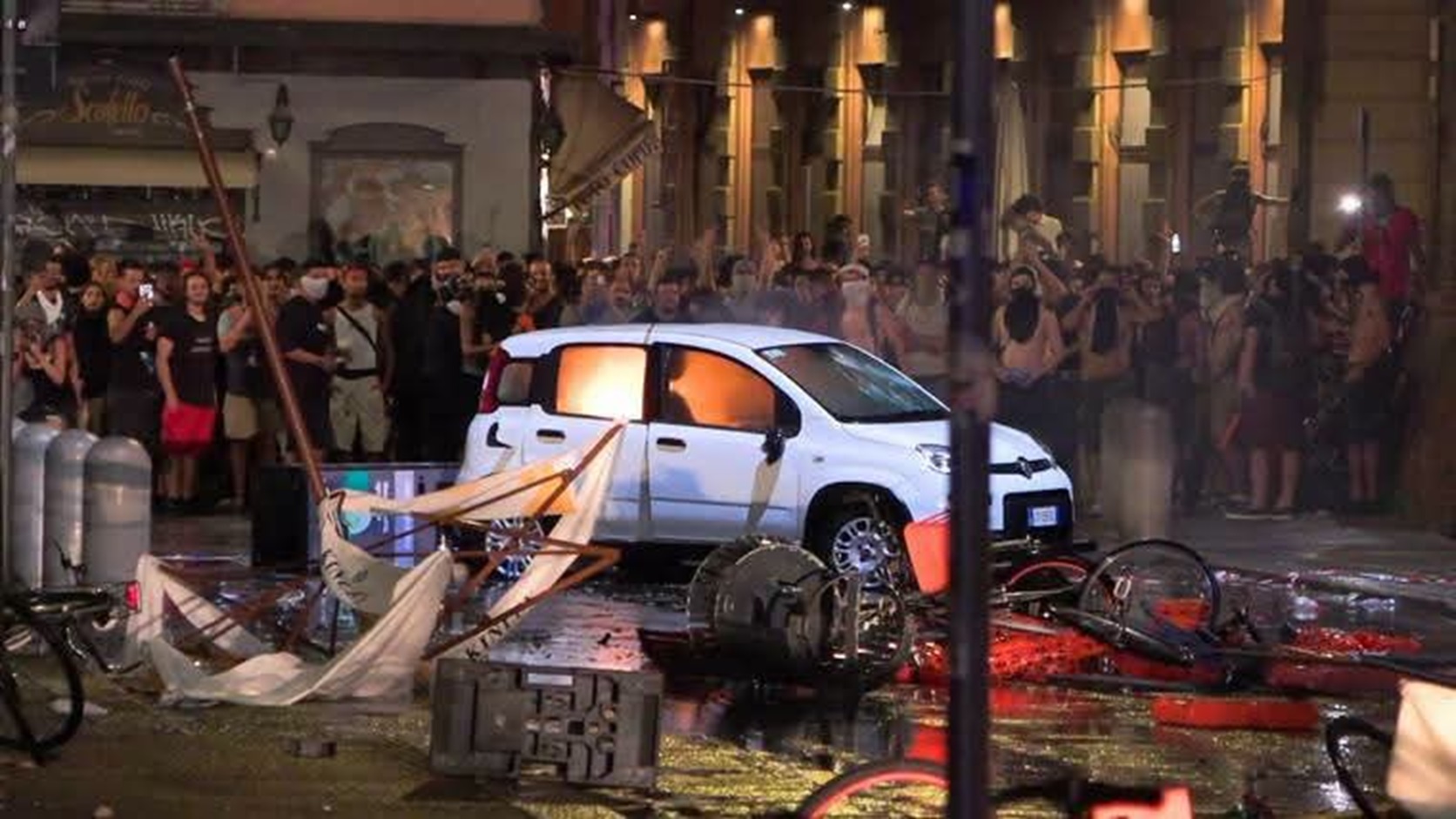 احتجاجات في بولونيا بعد وفاة المغربي عبد الرحيم فاكير خلال اعتقاله