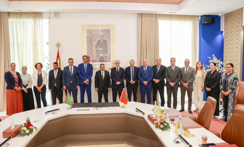 المغرب وموريتانيا يوقعان اتفاقا لتأهيل وتوسعة الطريق الرابط بين نواكشوط ونواذيبو