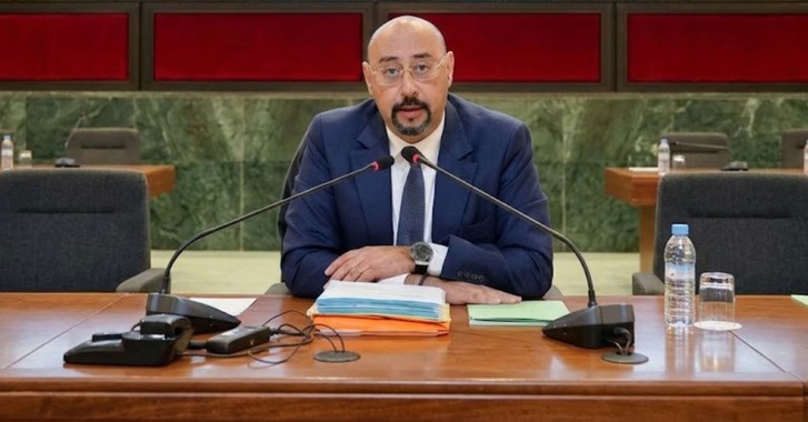 توقيف عمدة طنجة منير الليموري فور وصوله من إسبانيا على خلفية قضية أوراق انتخابية