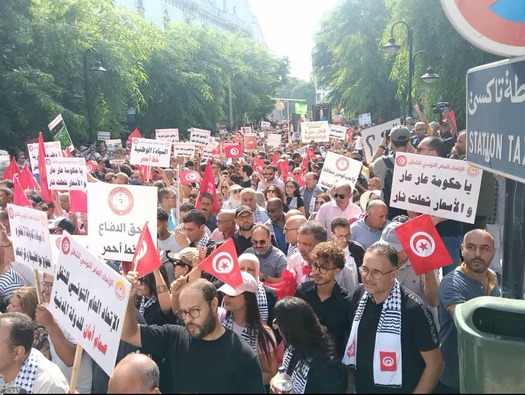تونس تشهد أكبر مظاهرة ضد قيس سعيد منذ سنوات وسط غضب من تدهور الأوضاع الاقتصادية